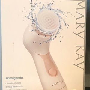 Facial Cleansing Brush
